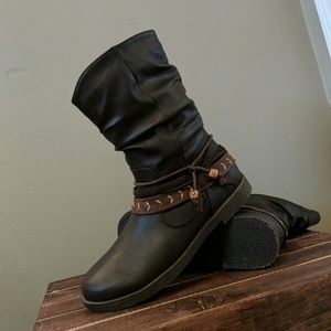 Size 9 Woman's Boots